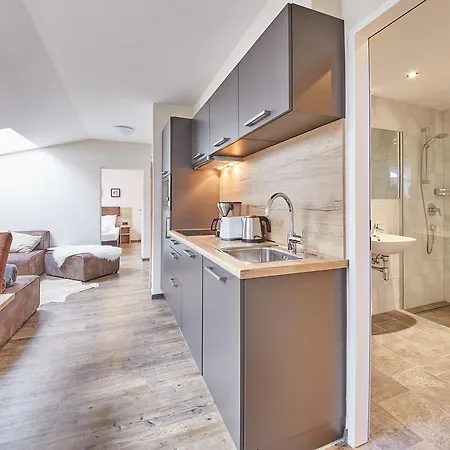 Apartment Central *