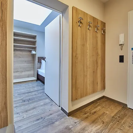 Central Apartment *